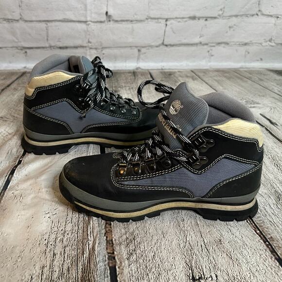 D10 Timberland Woman’s Gray & Black Leather Ankle Boots, Size 7.5, Pre-owned - Picture 7 of 8